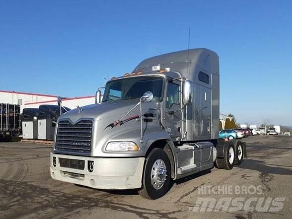 Mack PINNACLE CXU613 Cavalos Mecânicos