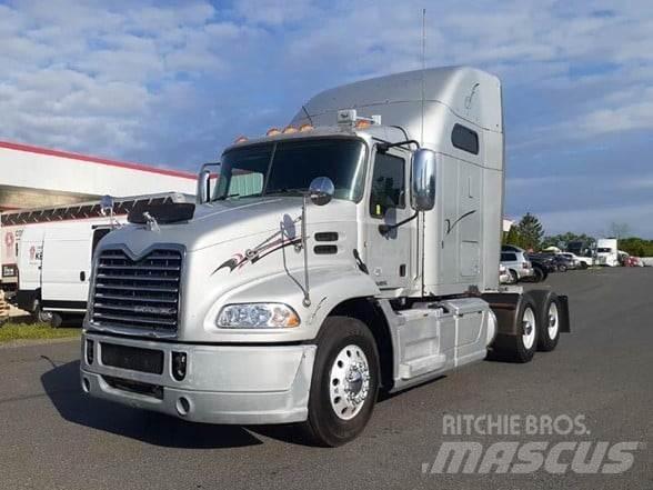 Mack PINNACLE CXU613 Cavalos Mecânicos