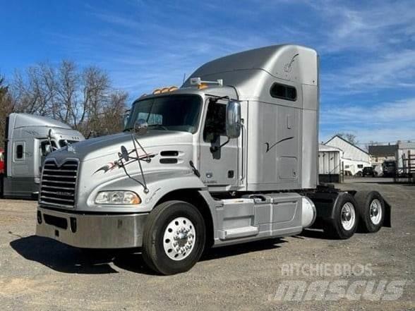 Mack PINNACLE CXU613 Cavalos Mecânicos