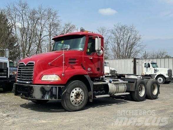 Mack PINNACLE CXU613 Cavalos Mecânicos