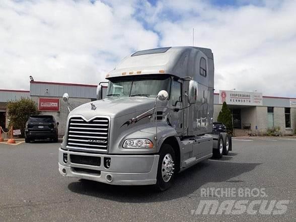 Mack PINNACLE CXU613 Cavalos Mecânicos