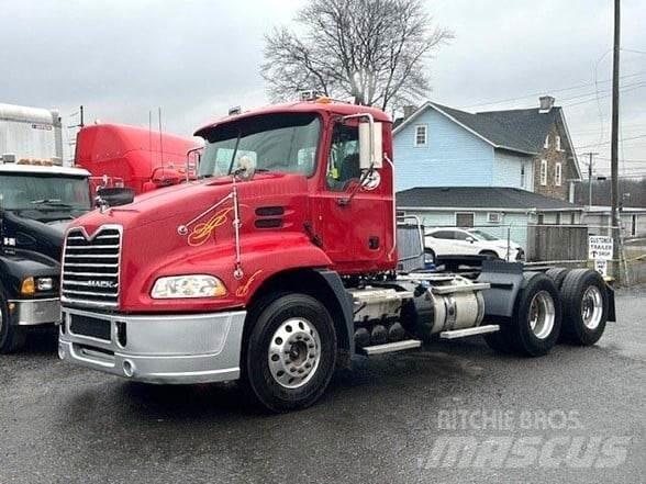 Mack PINNACLE CXU613 Cavalos Mecânicos