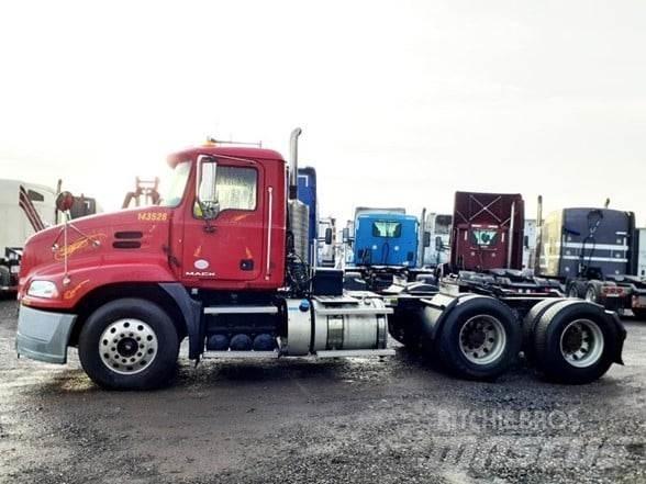 Mack PINNACLE CXU613 Cavalos Mecânicos