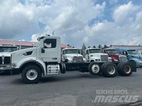 Peterbilt 567 Camiões de chassis e cabine
