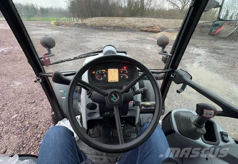 Steyr 4065 Kompakt S Tratores Agrícolas usados