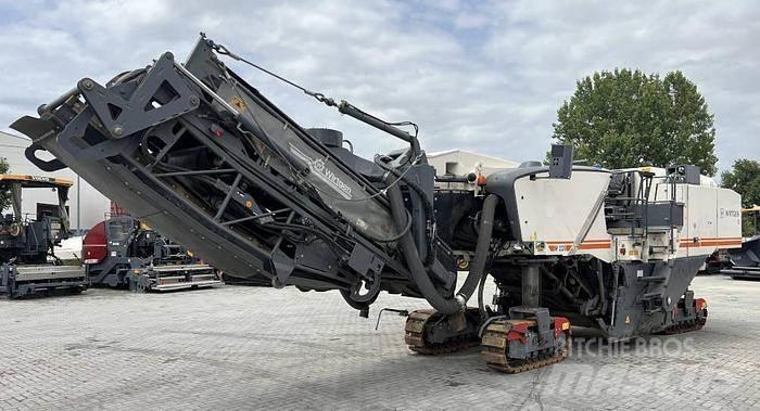 Wirtgen W 220 Moinhos de asfalto a frio