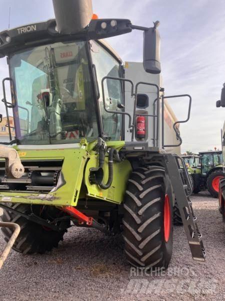 CLAAS TRION 530 Ceifeiras debulhadoras