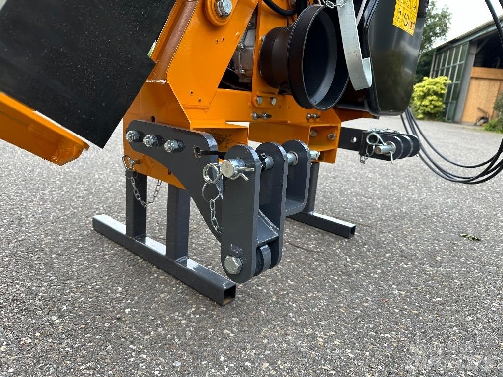 Ferri T320A Gadanheiras e cortadores de folhas para pastos
