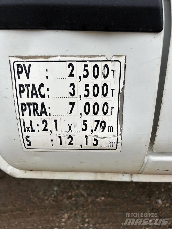 Iveco 35C 11 Carrinhas de caixa fechada