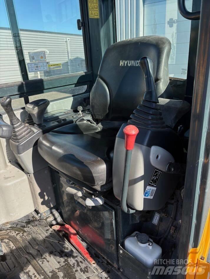 Hyundai R25Z-9 AK Miniescavadeiras