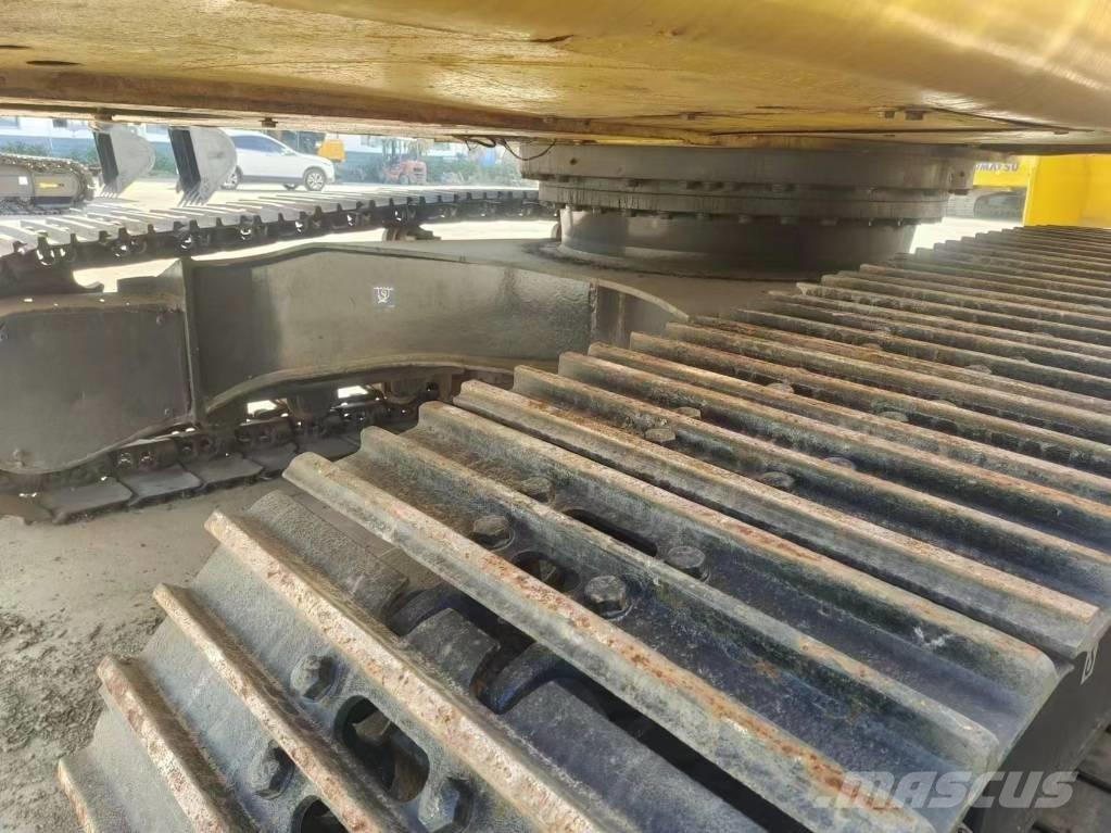 Komatsu PC 220 Escavadeiras de esteiras