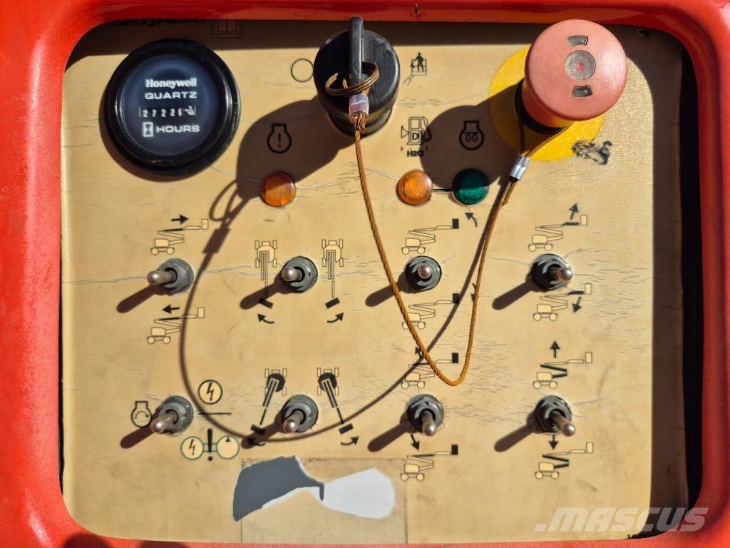 SkyJack SJ 63 AJ Elevadores braços articulados