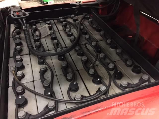 Linde E 20 PH - 02 Empilhadores eléctricos