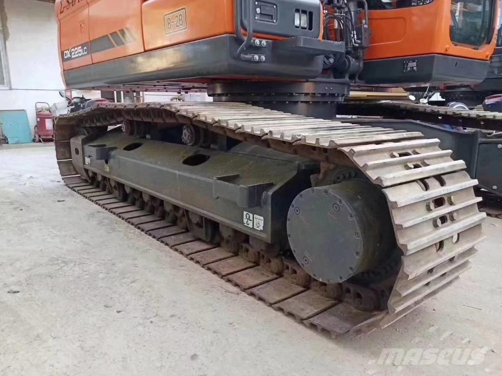 Doosan DX 225 LC Escavadeiras de esteiras
