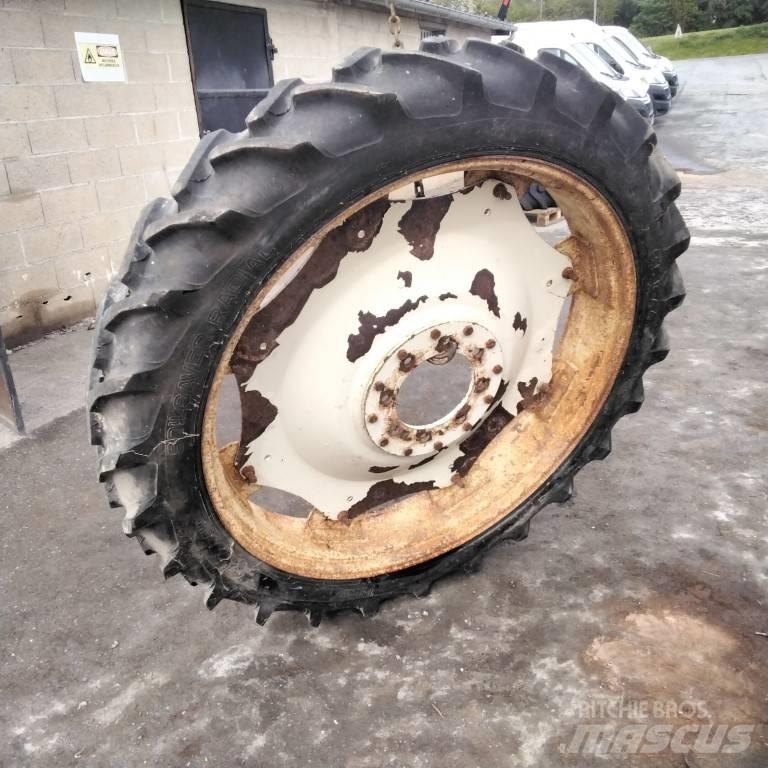 Taurus 9.5R44 Pneus Agrícolas