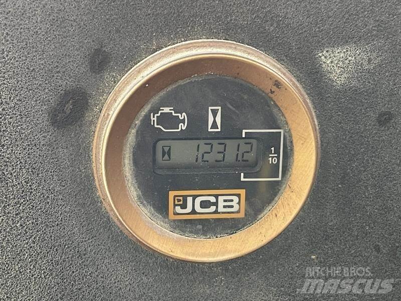 JCB 15 C - 1 Miniescavadeiras