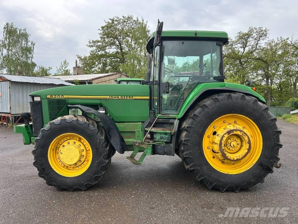 John Deere 8200 Tratores Agrícolas usados