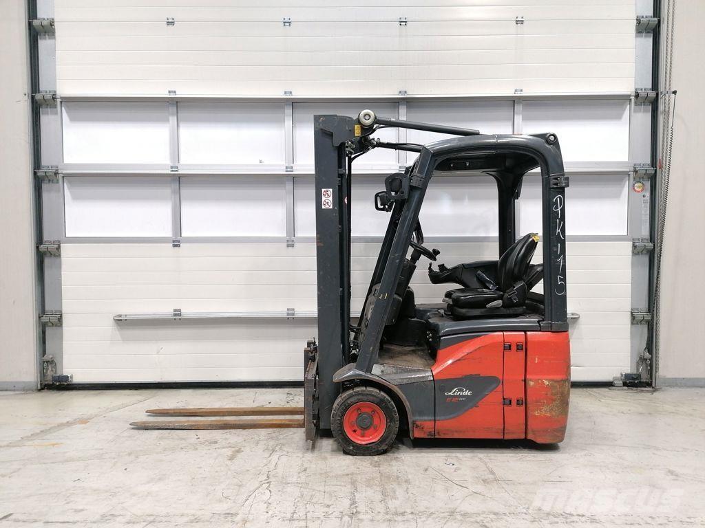 Linde E12-02 Empilhadores eléctricos