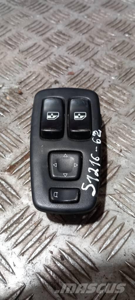 Scania R 440   1445793 Cabines e interior