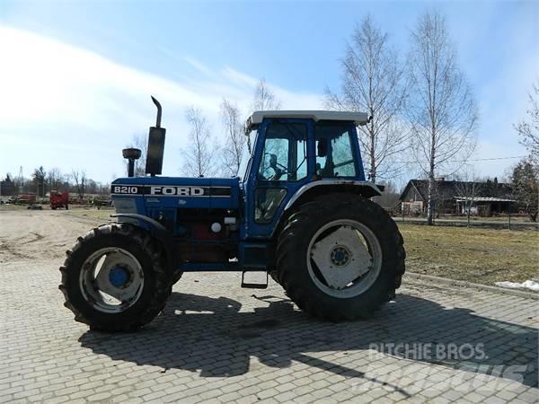 Ford 8210 Tratores Agrícolas usados