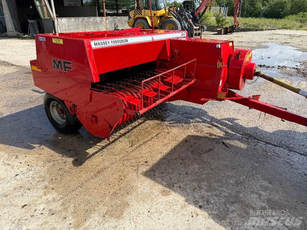 Massey Ferguson 224 Enfardadeira de fardos quadrados