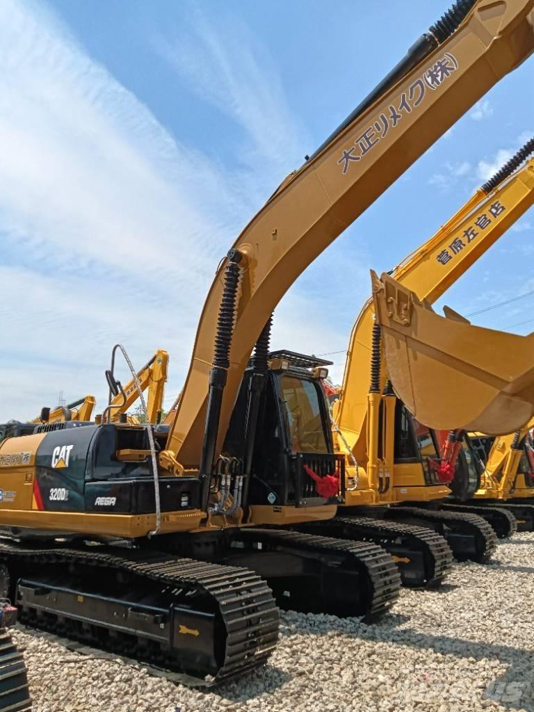 CAT 320D2 Escavadoras Midi 7t - 12t