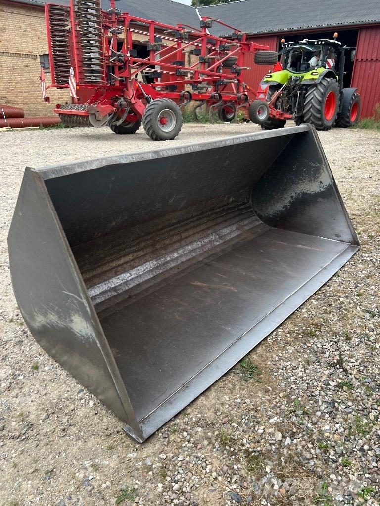 MO Kornskovl Acessórios de carregadora frontal