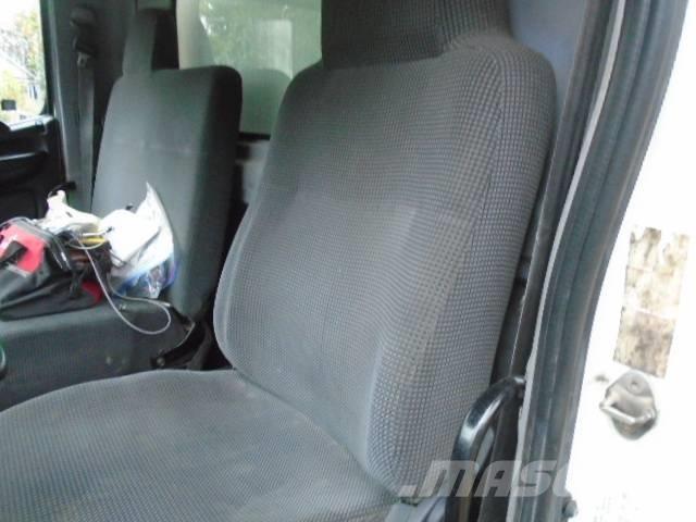 Hino 358 Carrinhas de caixa fechada