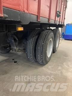 11,00-20 Däck & fälg Pneus Agrícolas