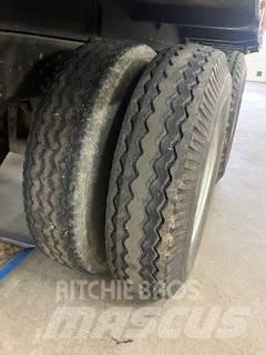  11,00-20 Däck & fälg Pneus Agrícolas