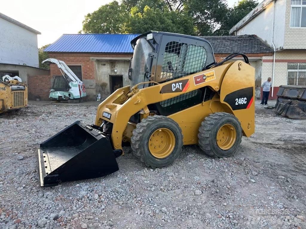 CAT 246 C Minicarregadeiras