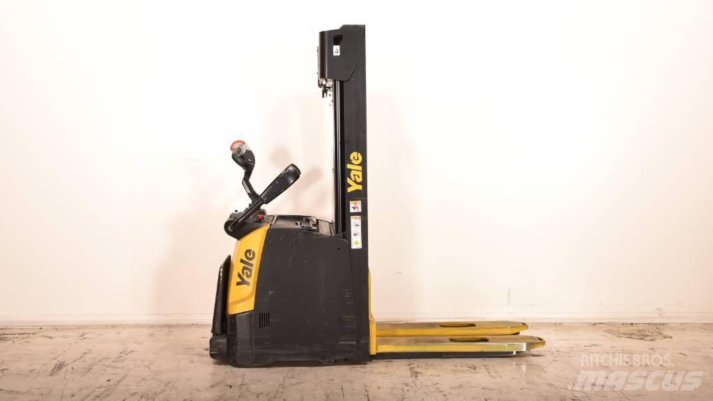 Yale MS 14 XIL Empilhador para operador externo
