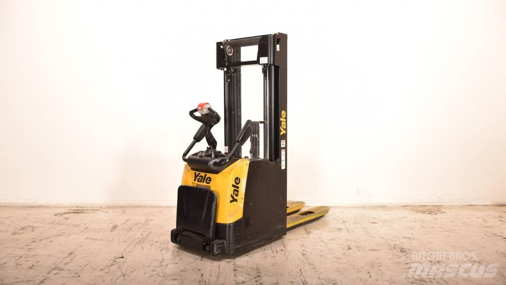 Yale MS 14 XIL Empilhador para operador externo