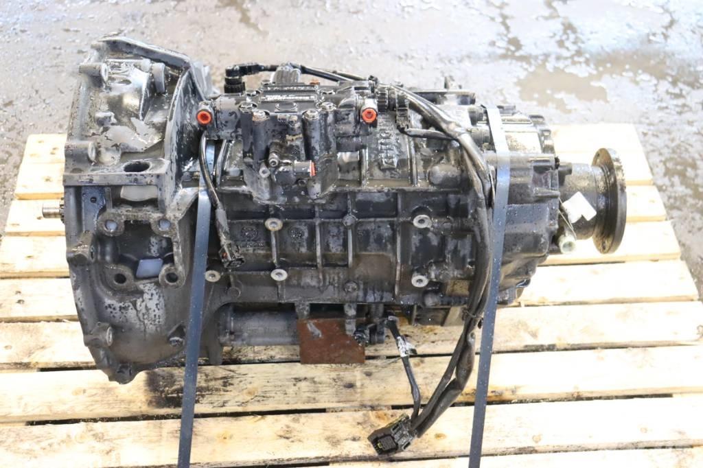 Volvo FL 240 Caminhões de caixa fechada