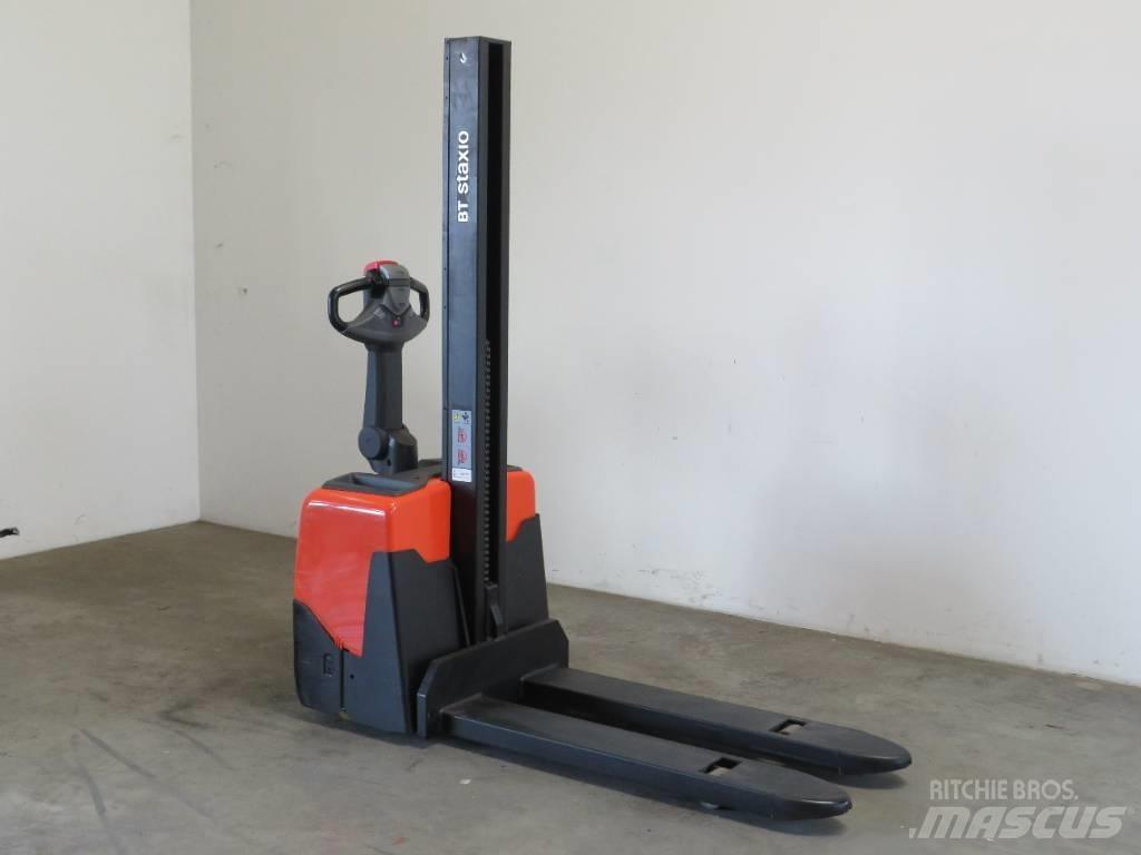 BT HWE 100 Empilhador para operador externo