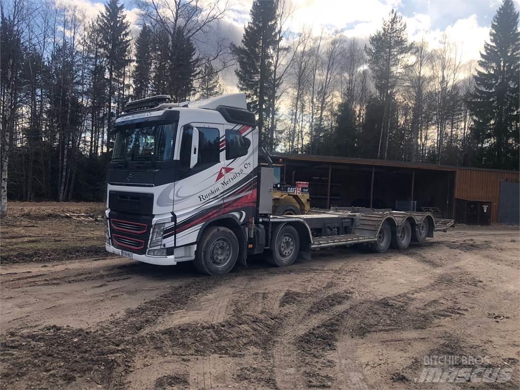 Volvo FH13 Camiões de transporte de máquinas florestais