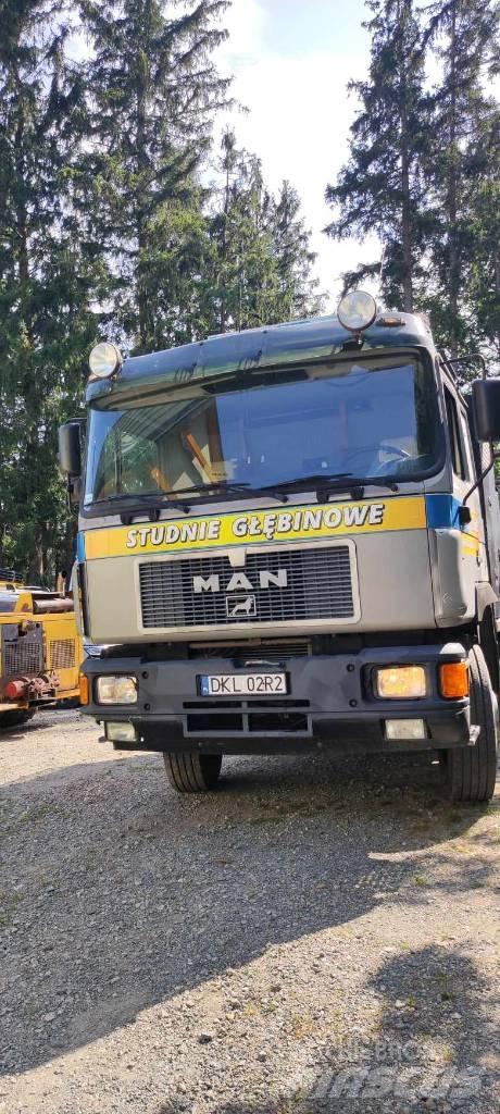 MAN 26.422 Camiões estrado/caixa aberta