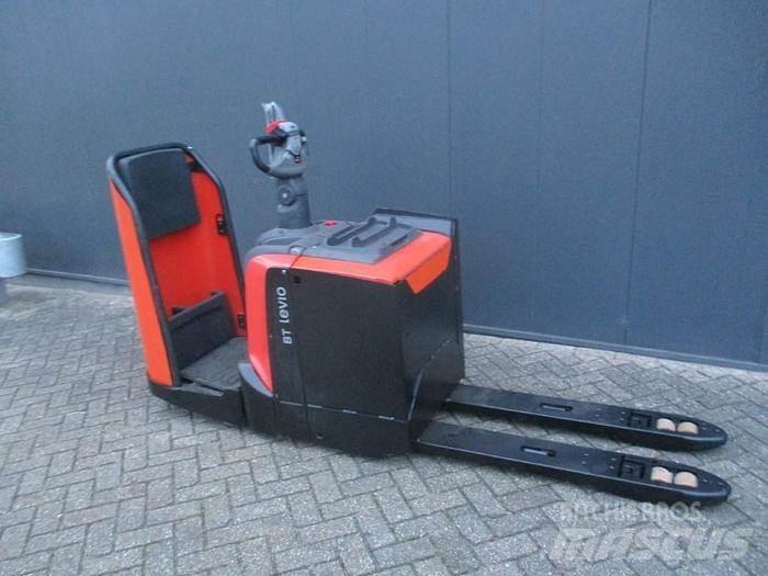 Toyota LPE 250 Porta-paletes com plataforma