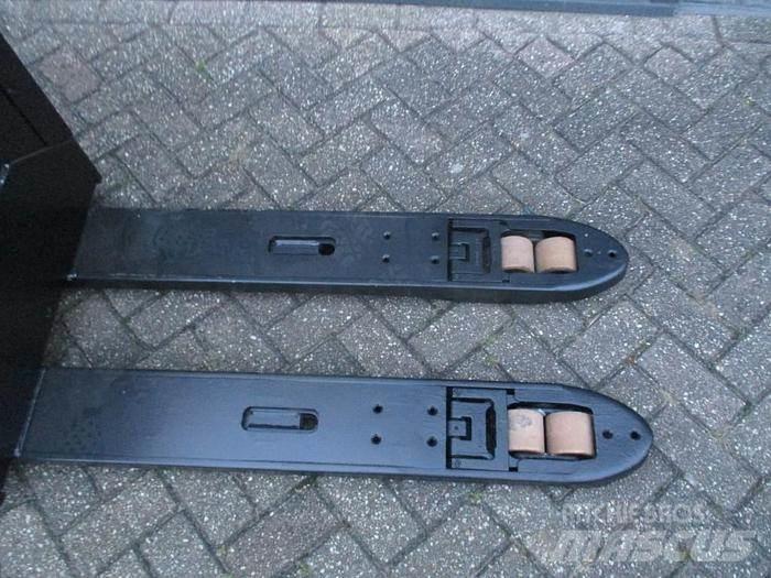 Toyota LPE 250 Porta-paletes com plataforma