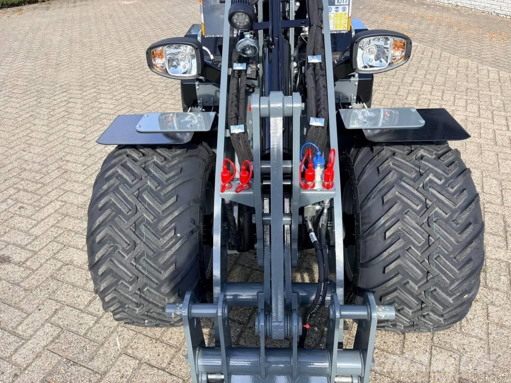 Giant G2500HD Xtra Mini carregadoras