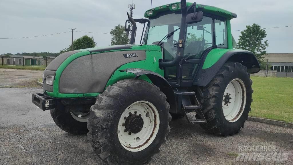 Valtra T170 Tratores Agrícolas usados