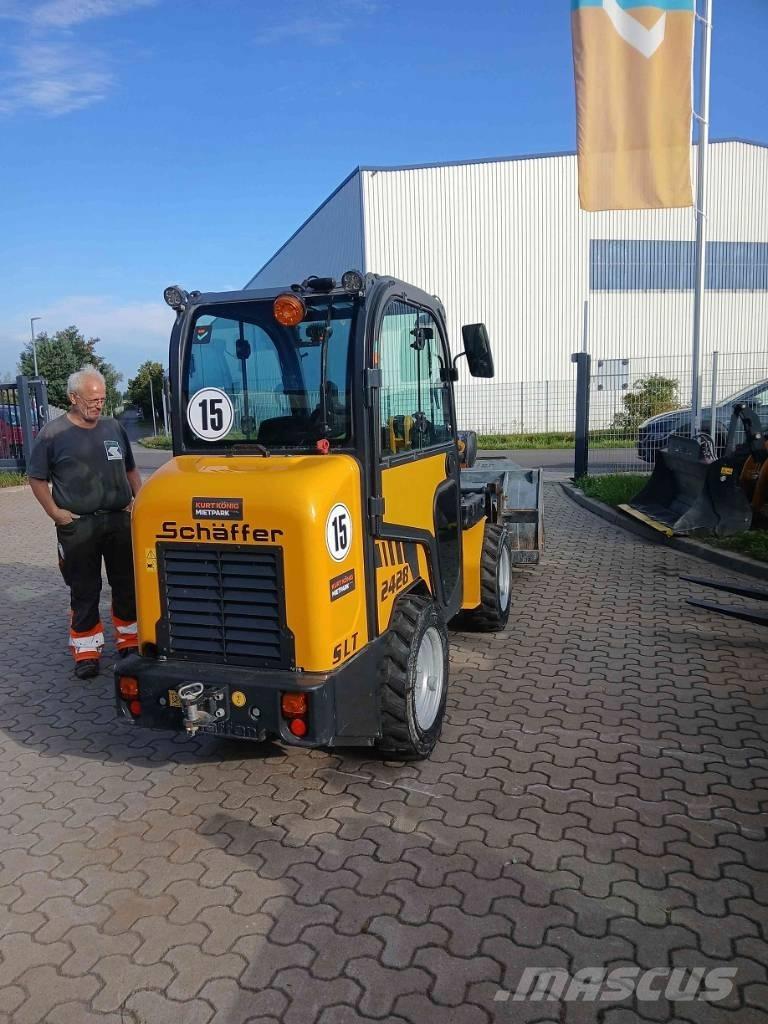 Schäffer 2428 SLT Minicarregadeiras