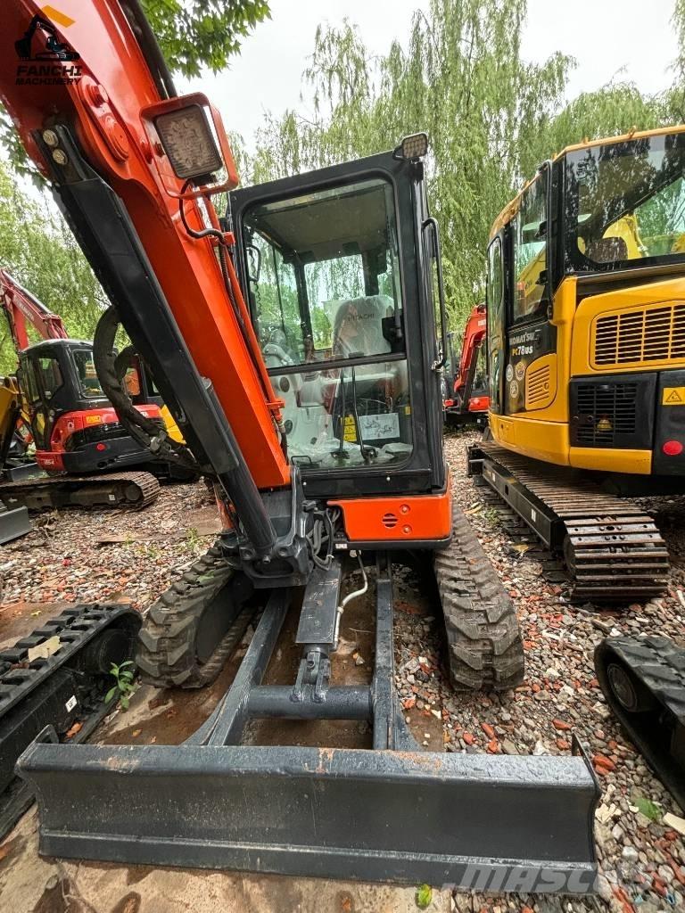 Hitachi U35 Miniescavadeiras