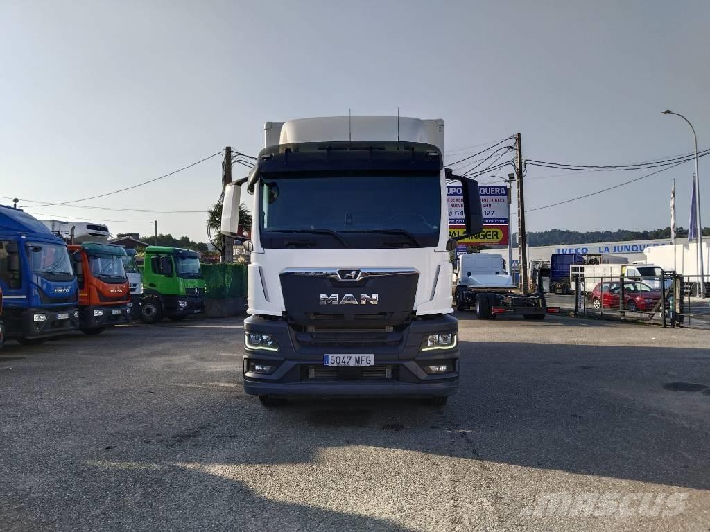 MAN TGS 26.360 Caminhões de caixa fechada