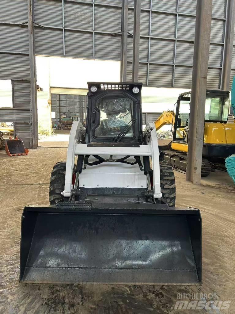 Bobcat S130 Minicarregadeiras