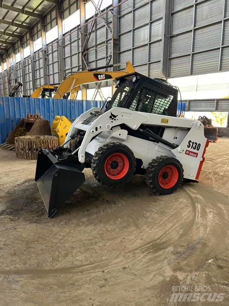 Bobcat S130 Minicarregadeiras