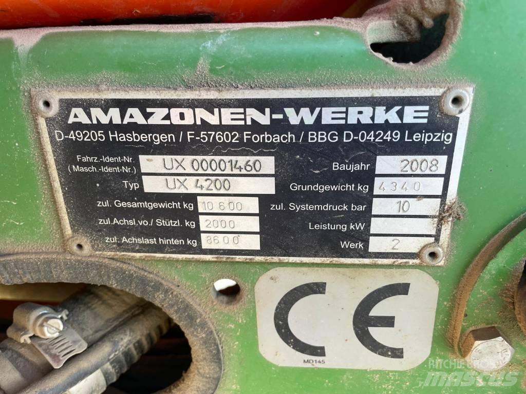 Amazone UX 4200 Pulverizadores rebocados