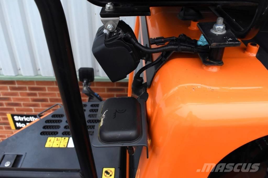 Develon DX140LCR-7 Escavadeiras de esteiras