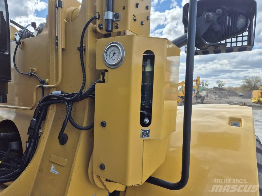 CAT 926M Carregadeiras de rodas