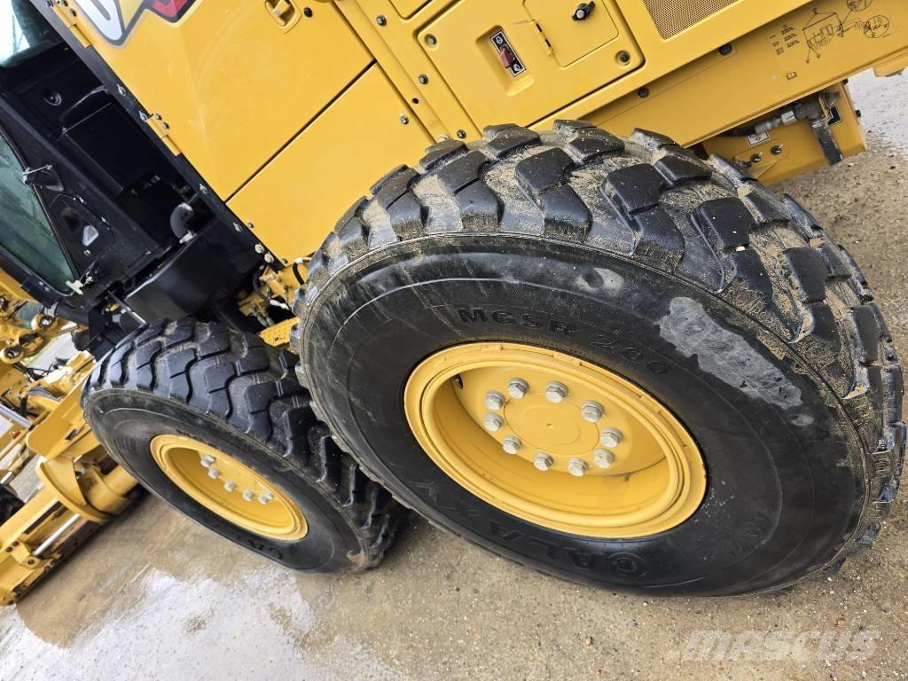 CAT 150 Motoniveladoras